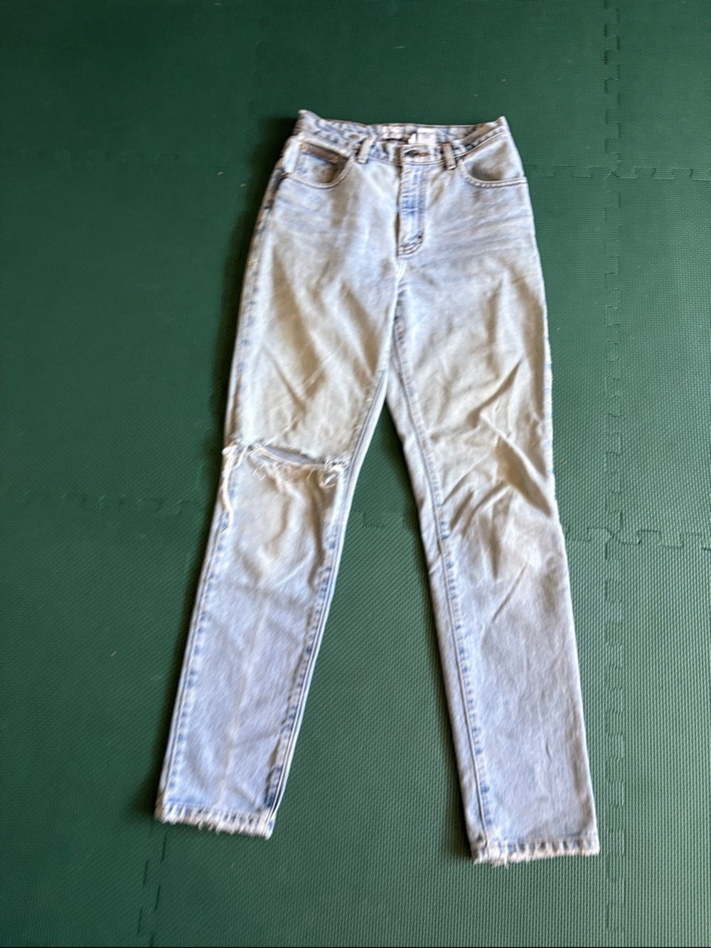 VTG Calvin Klein High Rise Tapered Leg Light Wash Jeans Size 26 Waist - Picture 4 of 16
